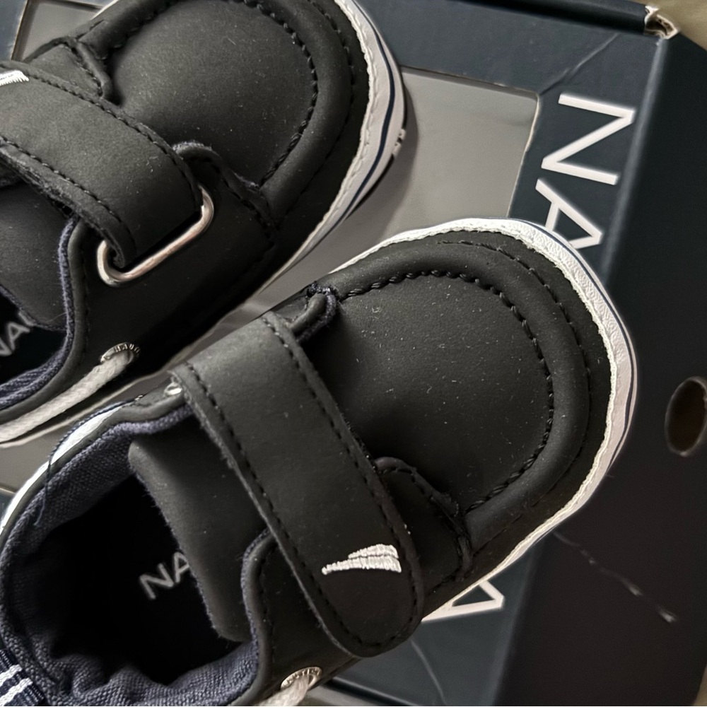 Baby Shoes Nautica size 2 - Picture 2 of 6